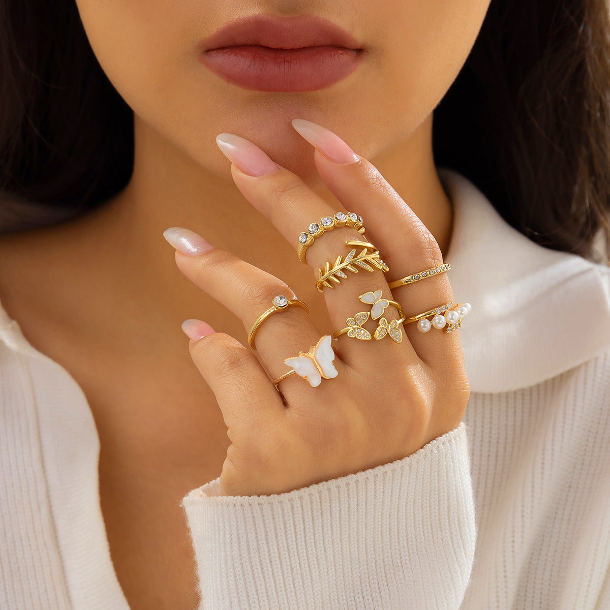 Retro style niche inlaid rhinestone set ring