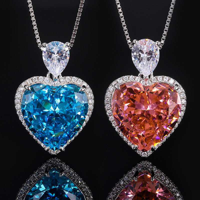 Colgante de lujo con temperamento de diamante de alto carbono, piedra principal en forma de corazón, 15 x 15