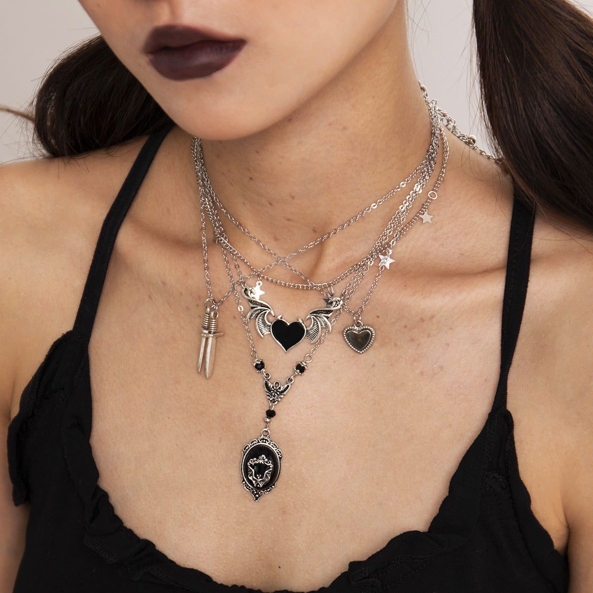 Collar con colgante de alas de amor de estilo punk oscuro