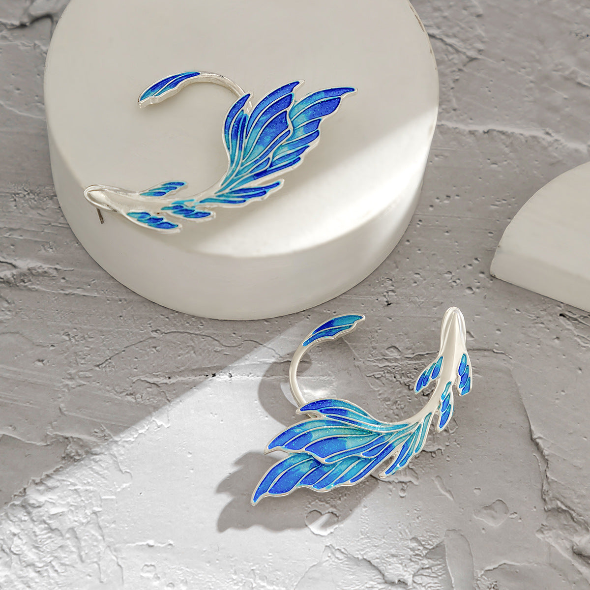 Sentido del diseño, espíritu personalizado, sin agujeros para las orejas, pendientes colgantes