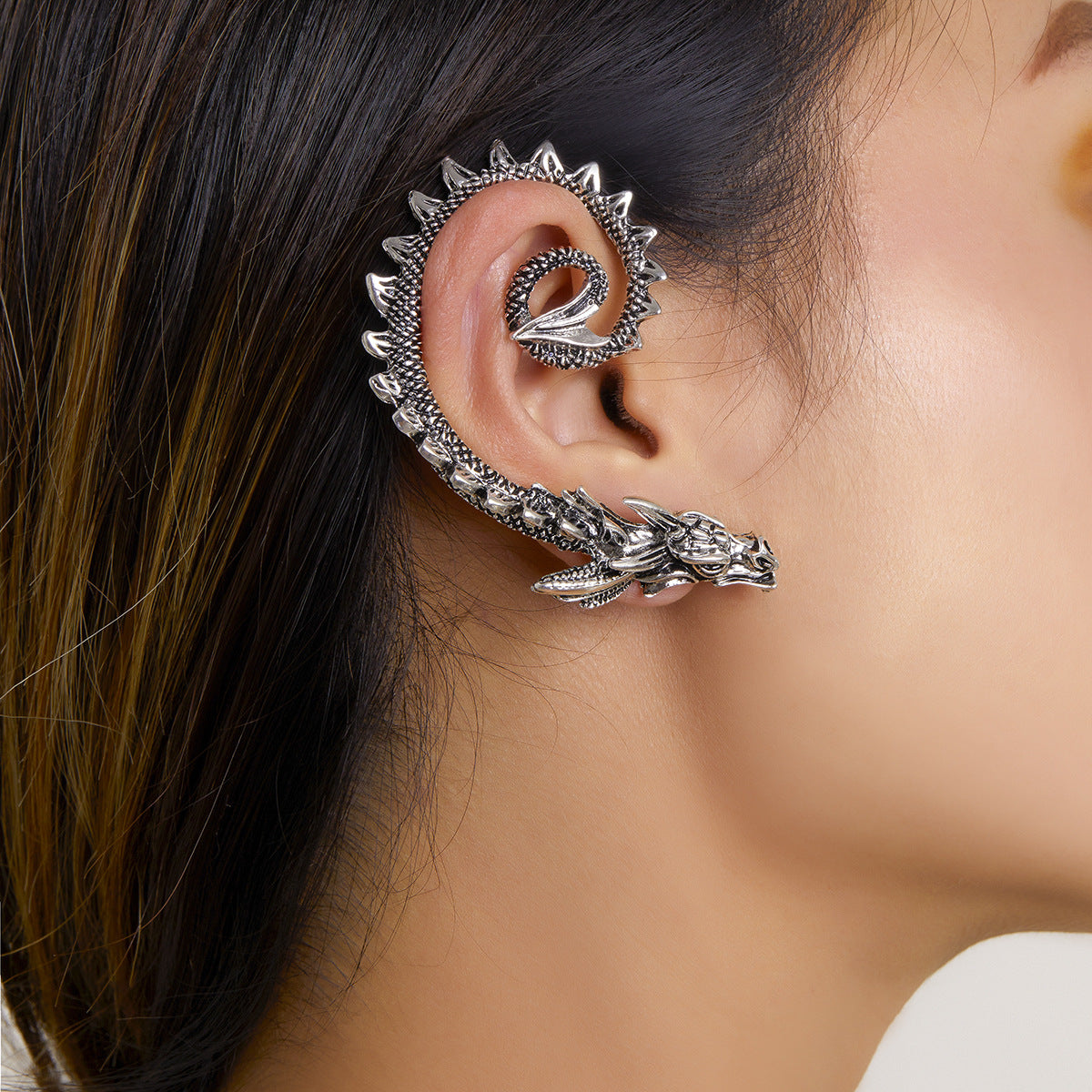 Sentido del diseño, espíritu personalizado, sin agujeros para las orejas, pendientes colgantes