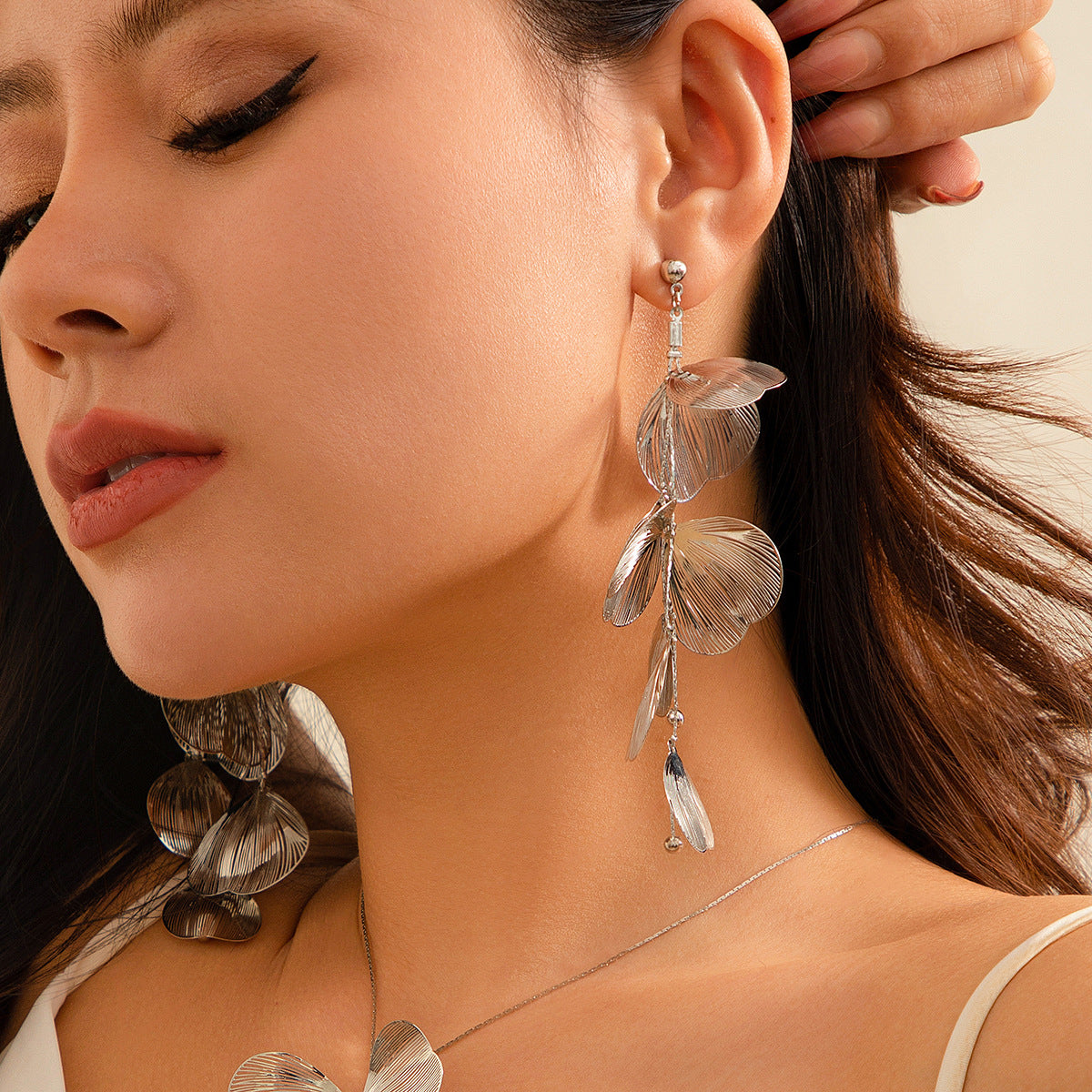 Adjustable Ginkgo Leaf Fringe Choker Necklace - Vintage Bohemian Style Unique Jewelry for Women
